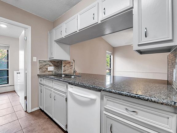 5th image of 506 Quail Creek Cir