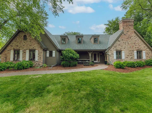 2175 Serene CIRCLE, Brookfield, WI 53045