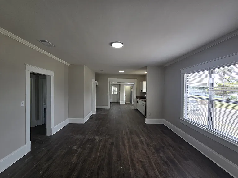 540 Park Ave — Photo 3