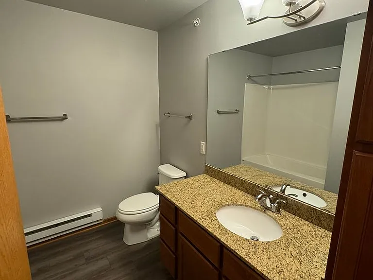 Fairhaven Court Apartments — Photo 15