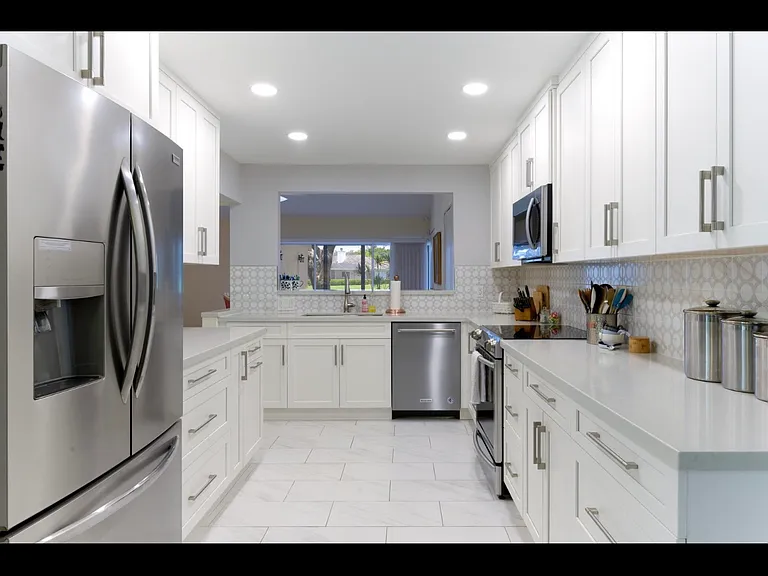 15 Tournament Blvd — Photo 13