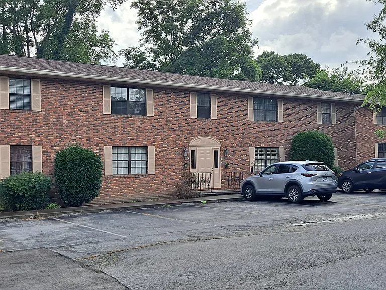 810 Highland Dr #303 — Photo 1