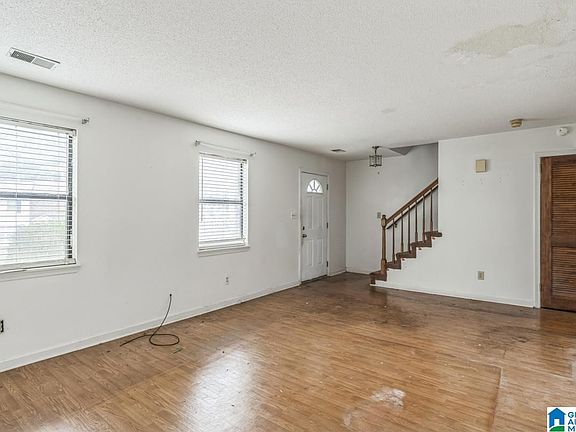 3rd image of 2301 Cheshire Dr