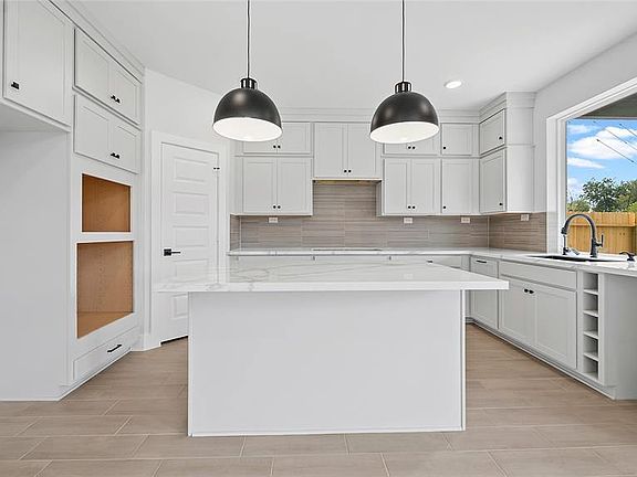 3rd image of 10506 Hidden Rock Dr