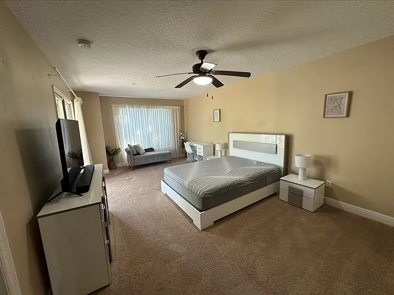 811 Assembly Ct — Photo 4