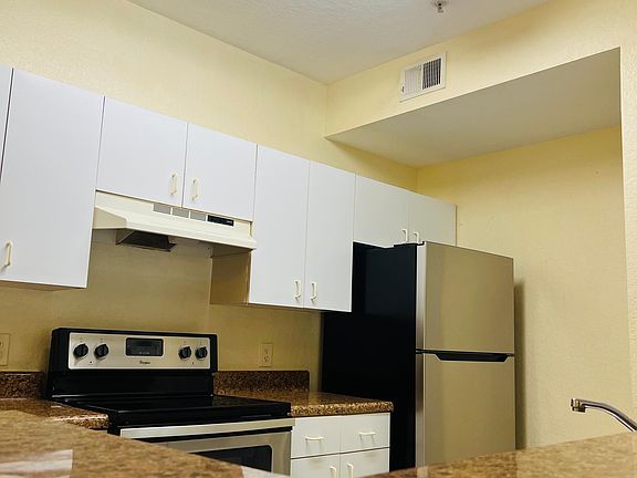 3rd image of 17101 Carrington Park Dr APT 406
