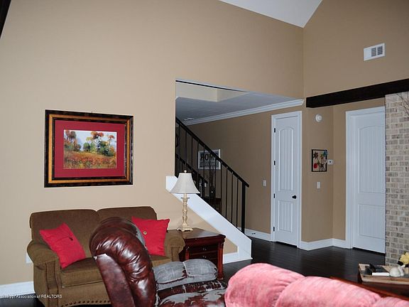 3rd image of 2275 Beauvoir Dr