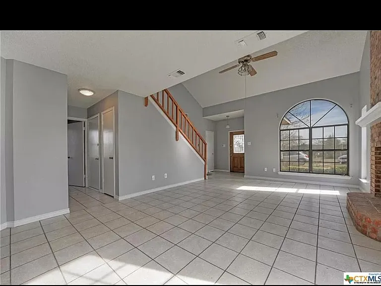 3300 Lois Ln — Photo 7