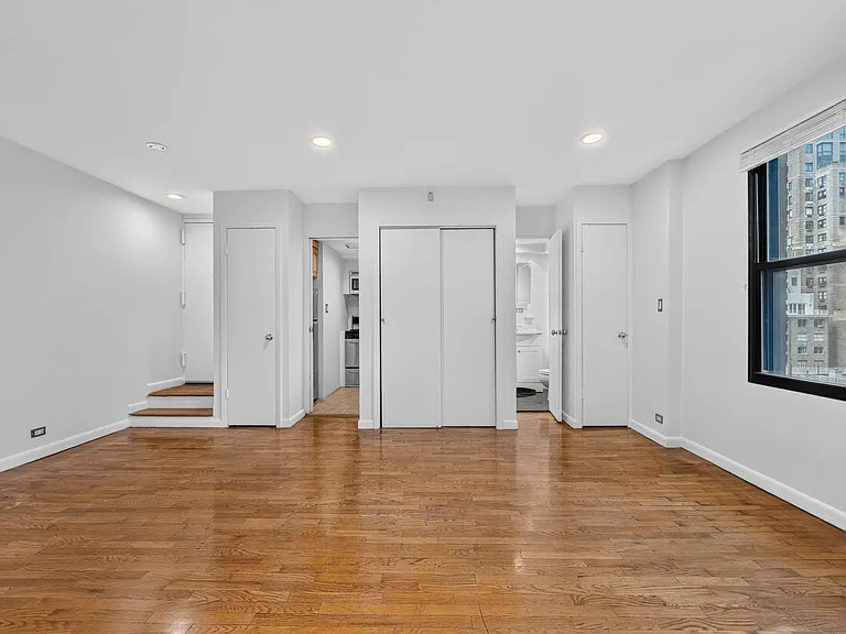 150 W 58th St #14E — Photo 5