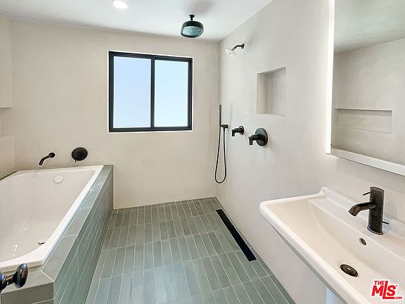 5th image of 17122 Merit Ave