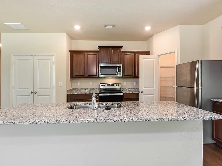 132 Innis Brook Cir — Photo 6
