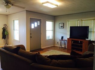 327 S Mehnert St, Yorktown, TX 78164