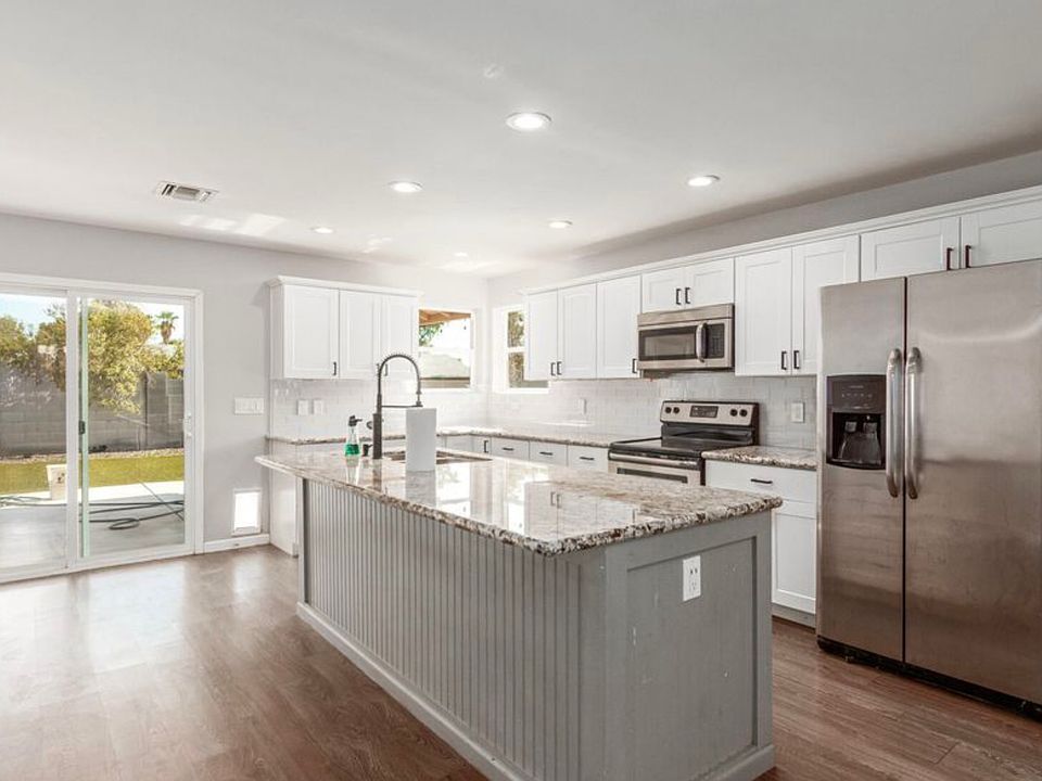 1st image of 3427 E Campo Bello Dr