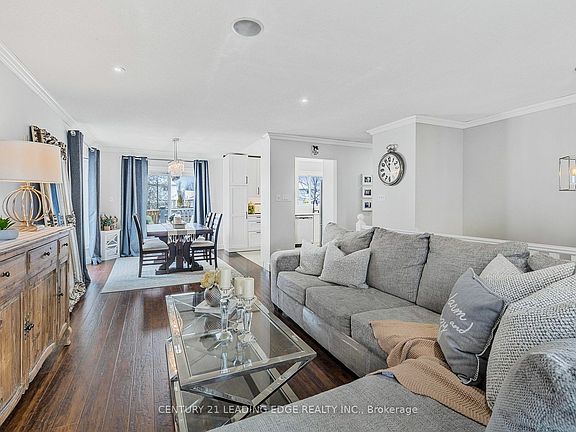 4th image of 383 Peel St