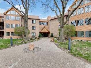 6100 Auto Club Rd APT 208, Bloomington, MN 55438