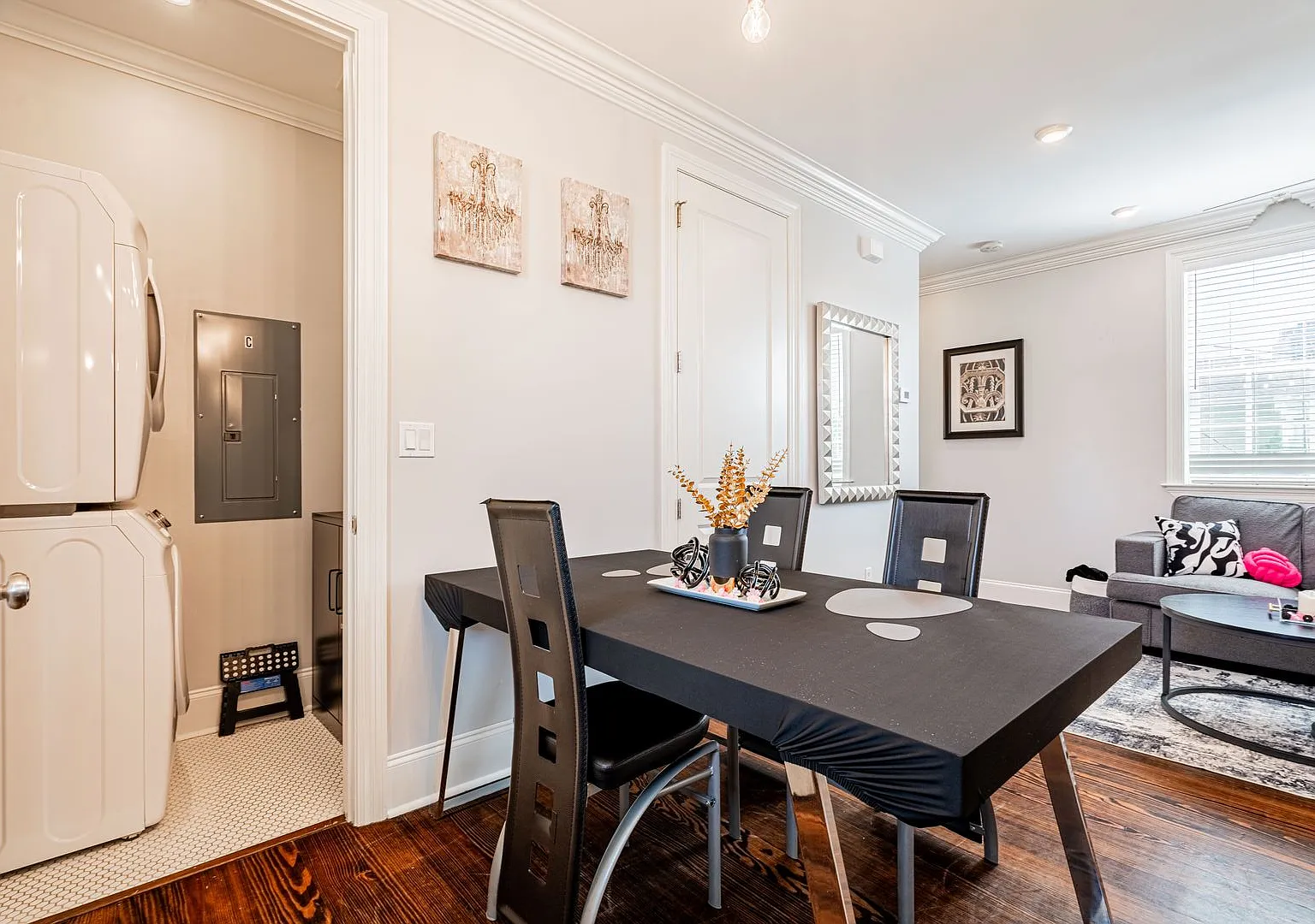 1BD/1BA Near St Charles Ave/Garden District — Photo 4