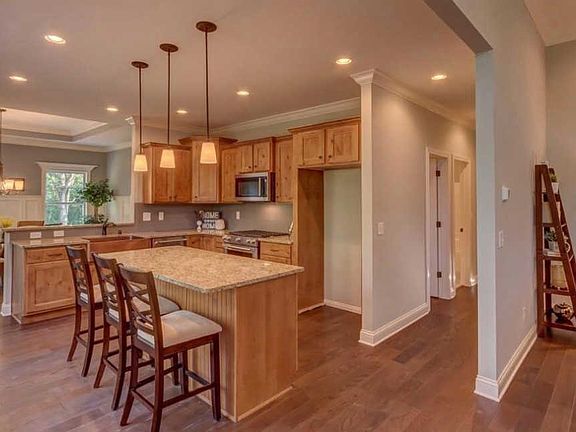 5th image of 107 Whispering Pines Dr