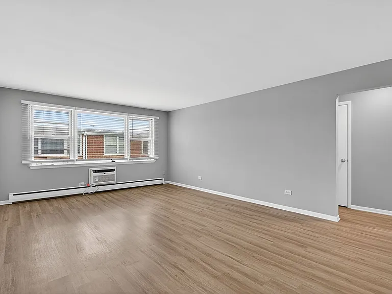 34-46 Kensington Apartments — Photo 9
