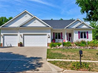 8536 Newbury Ct, Johnston, IA 50131