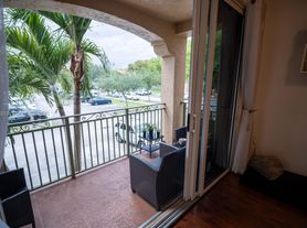 6520 NW 114th Ave, Doral, FL