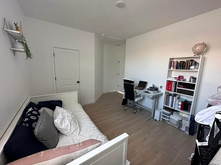 4632 W Tulip Ln — Photo 2