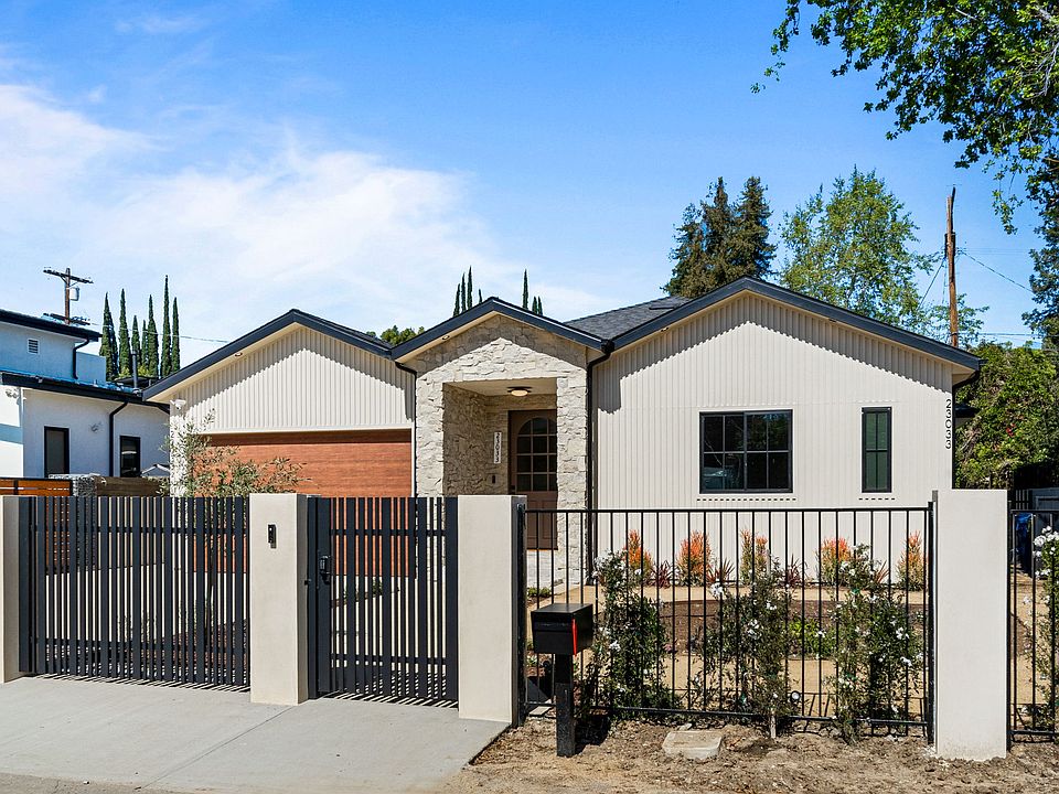 1st image of 23033 Leonora Dr