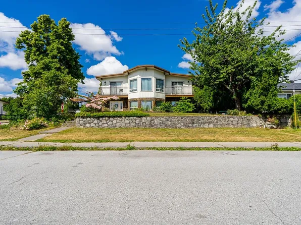 5089 Inman Ave, Burnaby, BC V5G 2Y7