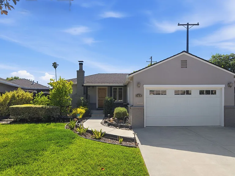 2476 Homewood Dr — Photo 1