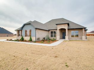7060 Chestnut Ln, Enid, OK 73703