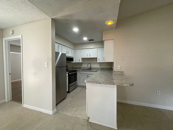 2nd image of 425 S 9th St #42521