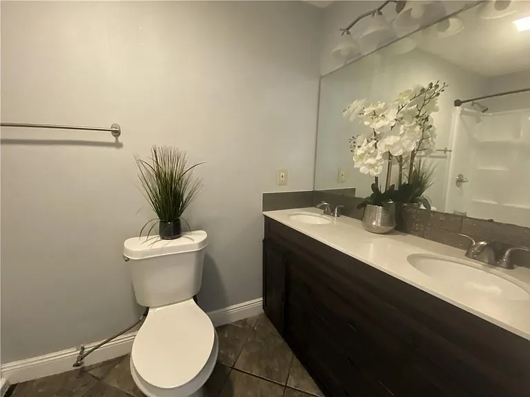 2836 Glenbrook Dr — Photo 11