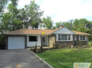 285 E Warren St, Iselin, NJ 08830