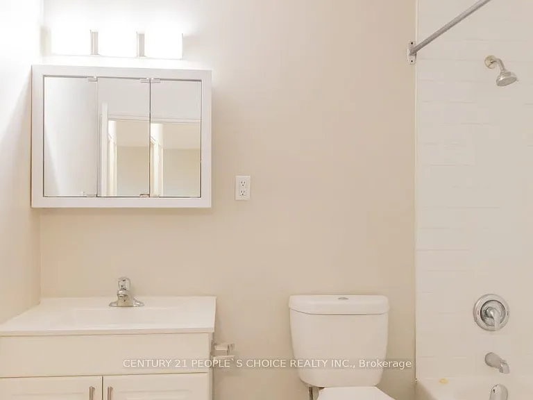 1051 Seneca Ave #309 — Photo 4