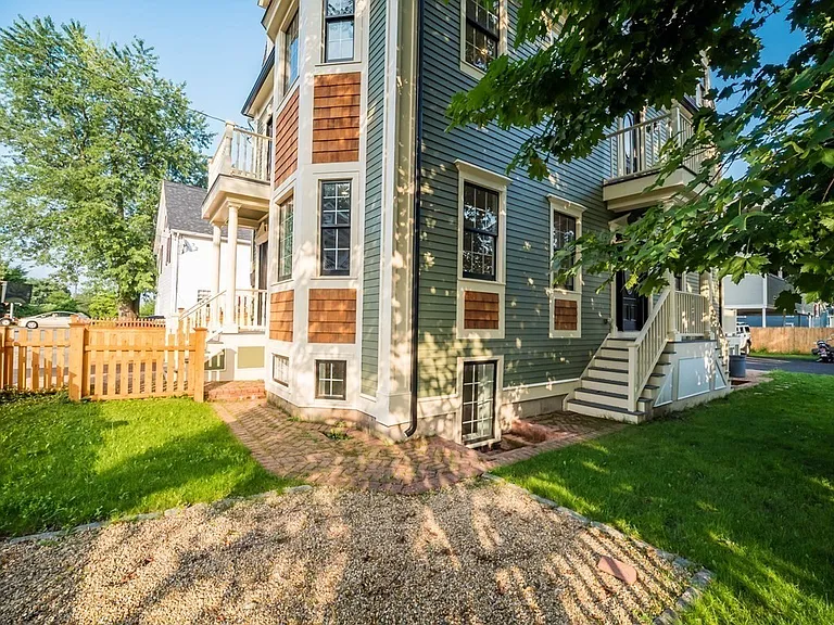 8 Richardson St #2 — Photo 36