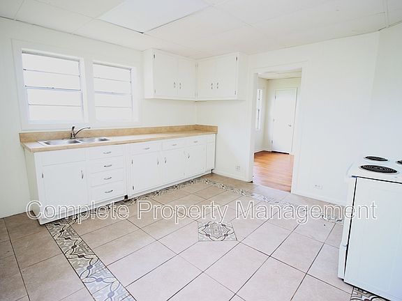 4th image of 126 Front St