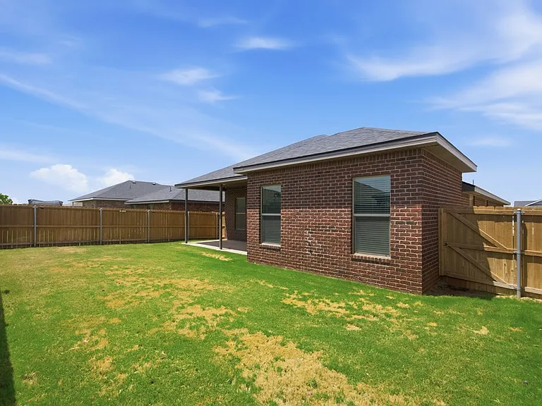 6822 Lonesome Dove Ln — Photo 30
