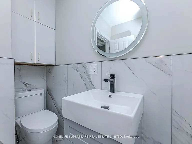 1164 The Queensway #A — Photo 18