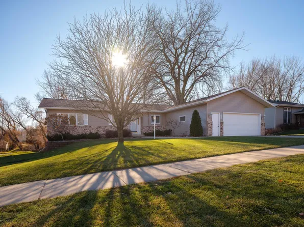 632 Meadow Run Dr SW, Rochester, MN 55902