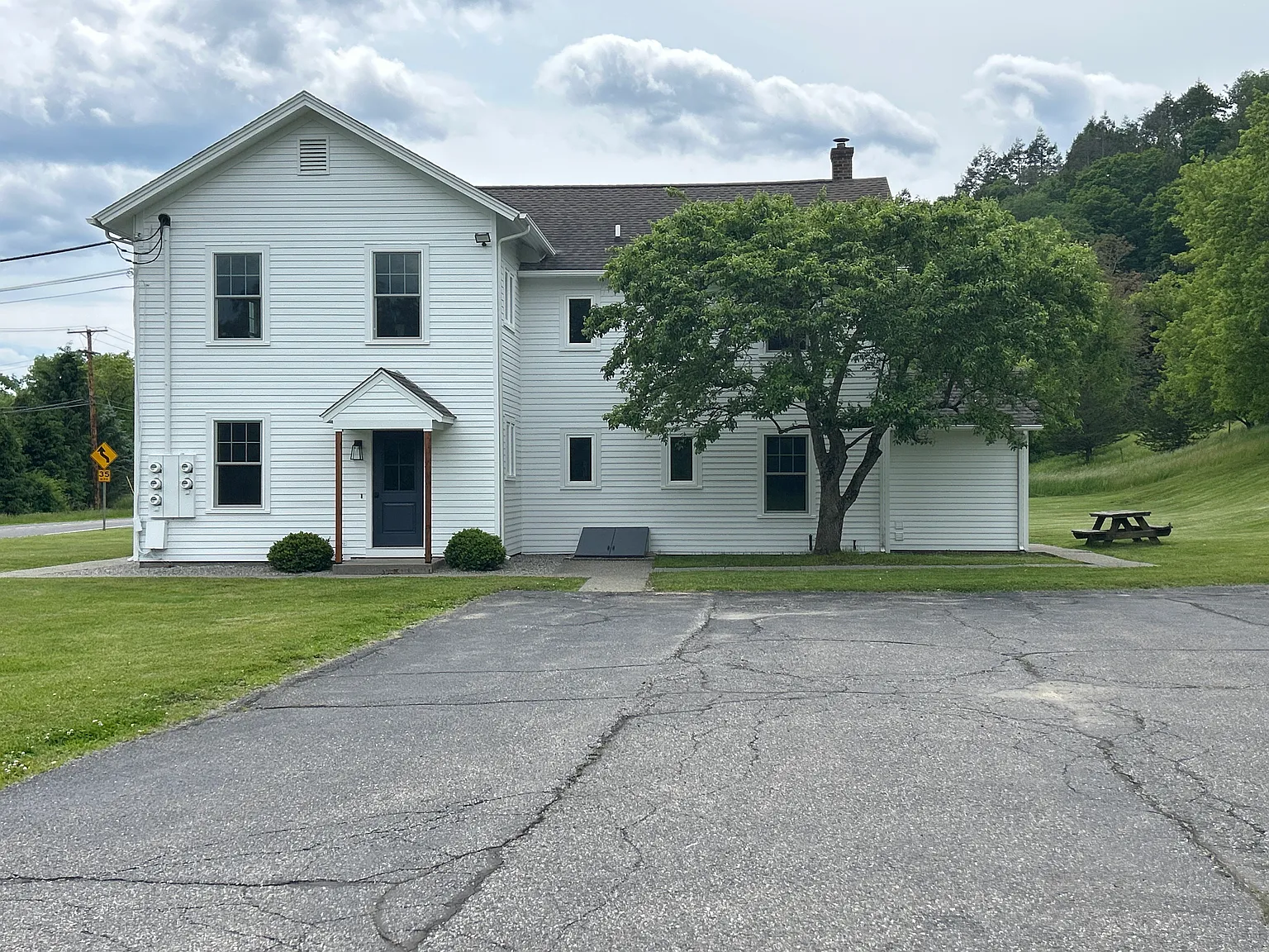 2 bed, 1000 sqft, $2,500 — Photo 1
