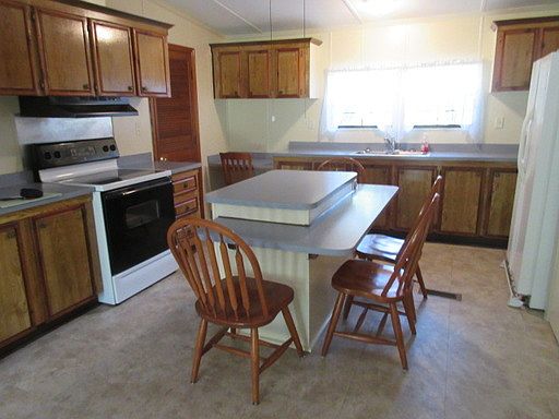 2nd image of 11605 Bright Star Cir