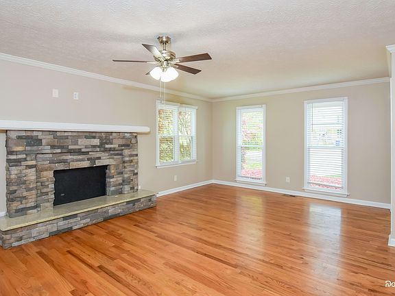 3rd image of 4609 Pine Harbor Ct NE