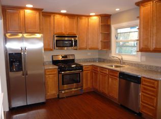 595 Middleton Dr, Roselle, IL