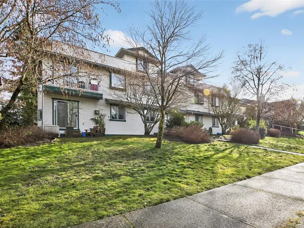 2647 Muir Rd #202, Courtenay, BC V9N 8Z4