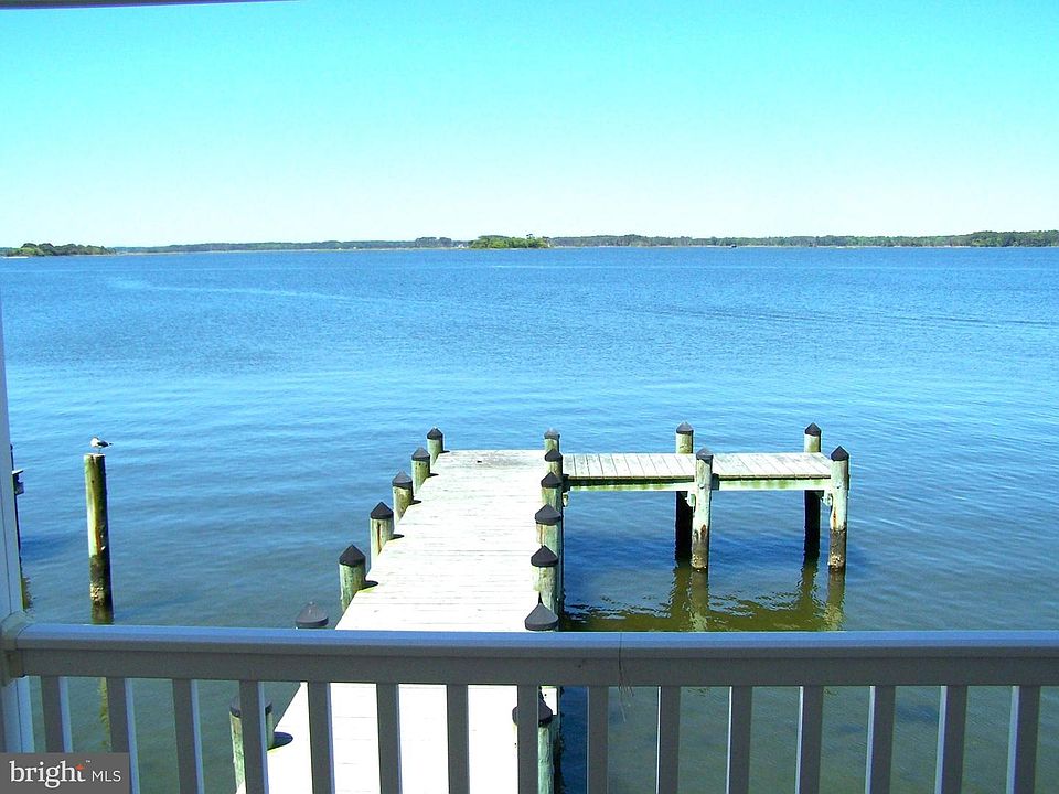 1st image of 515 Harbour Dr