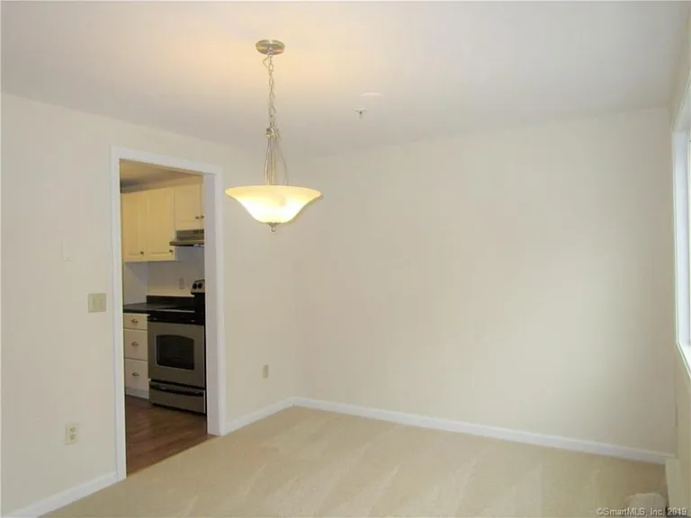14 Newtown Rd #B12 — Photo 4