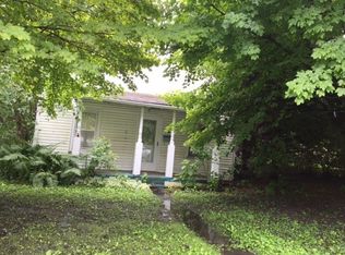 202 E 2nd St, Aroma Park, IL 60910