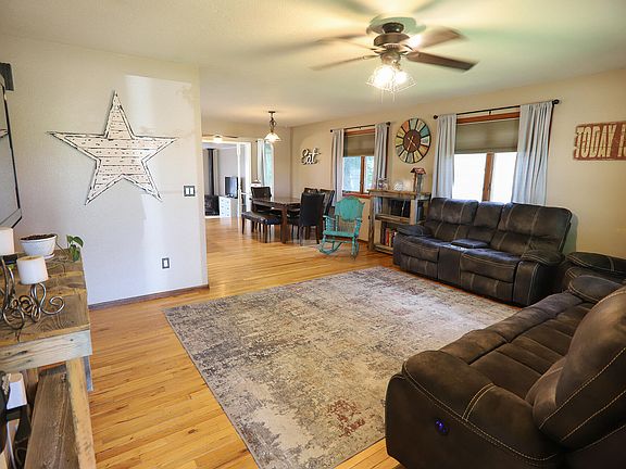 4th image of 609 Klondike Dr