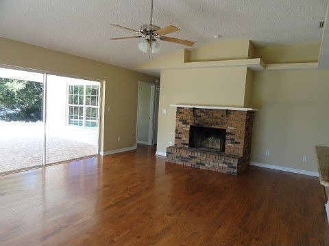 3rd image of 12837 Amber Ave