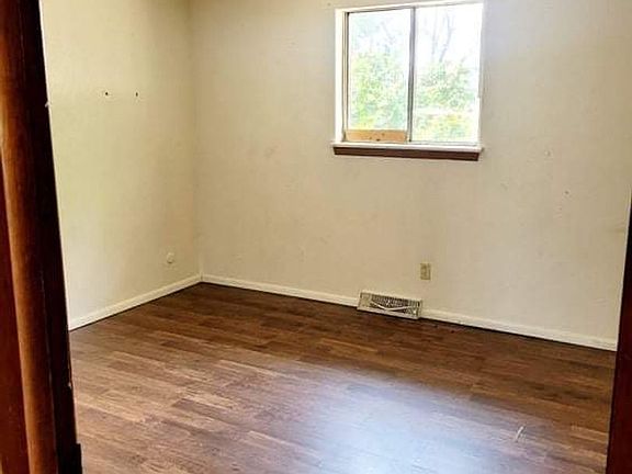 3rd image of 4912 S Iowa Ave Unit 1
