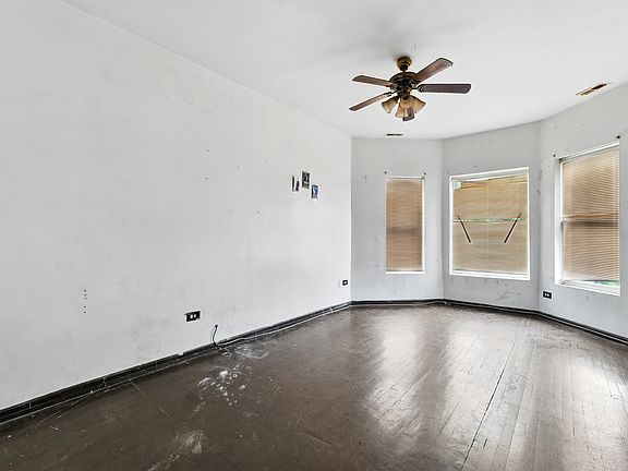 3rd image of 3715 W Grenshaw St